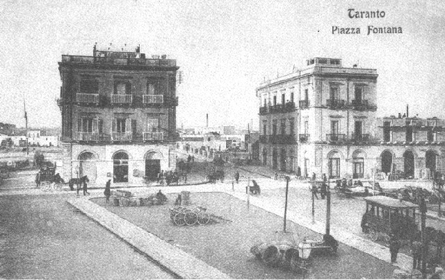 1905 Omnibus a Piazza Fontana