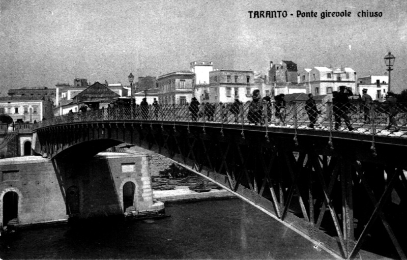 1910 Ponte girevole chiuso