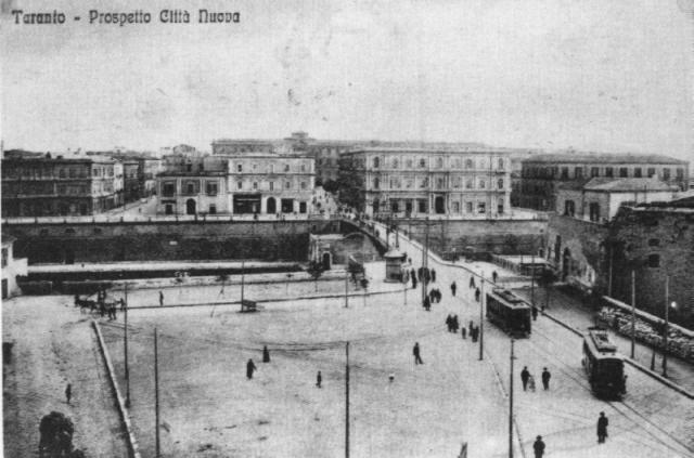 1922 Incrocio di tram in Piazza Castello